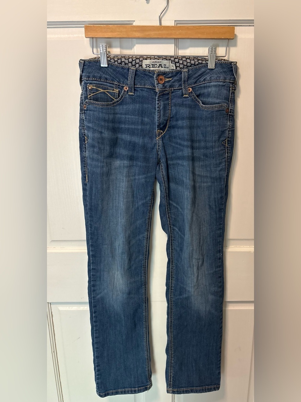 Ariat real perfect rise Nadia straight leg Irvine medium wash denim jeans 28s 6